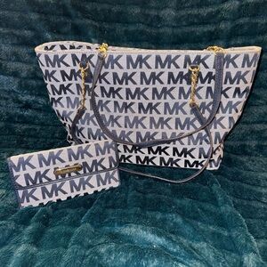 Michael Kors navy blue shoulder bag / tote and Wallet Set